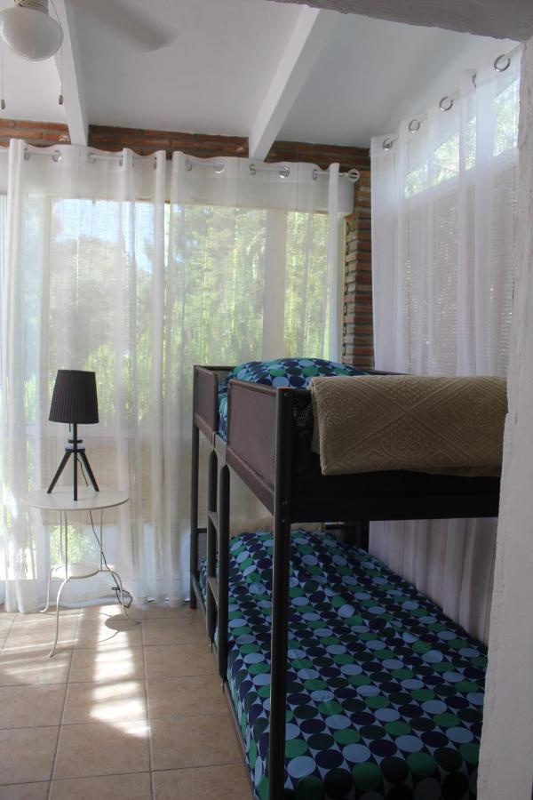 El Nispero Dulce Bed & Breakfast Alcaucin Bagian luar foto