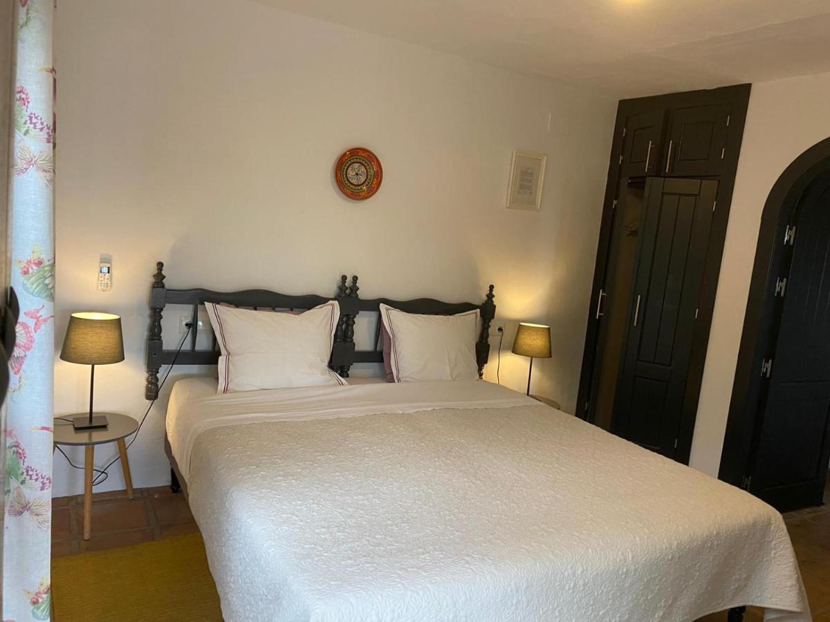 El Nispero Dulce Bed & Breakfast Alcaucin Bagian luar foto