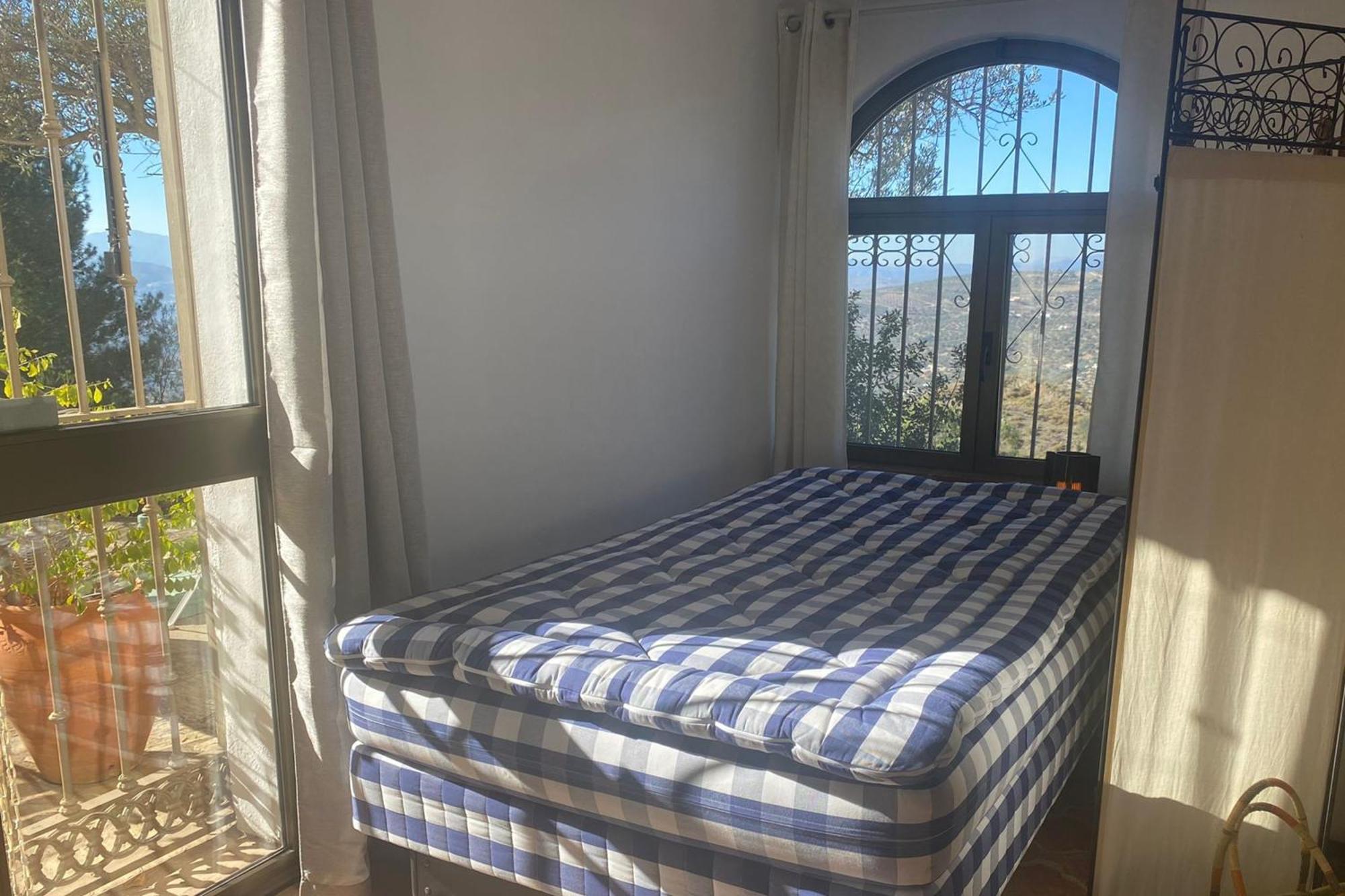 El Nispero Dulce Bed & Breakfast Alcaucin Bagian luar foto