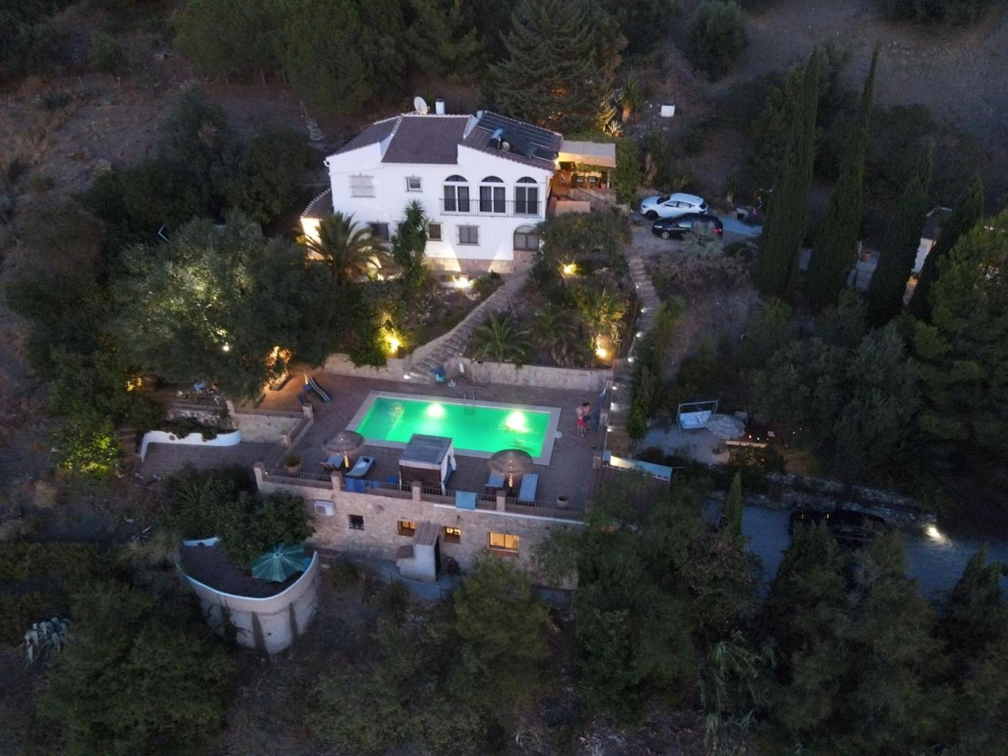 El Nispero Dulce Bed & Breakfast Alcaucin Bagian luar foto