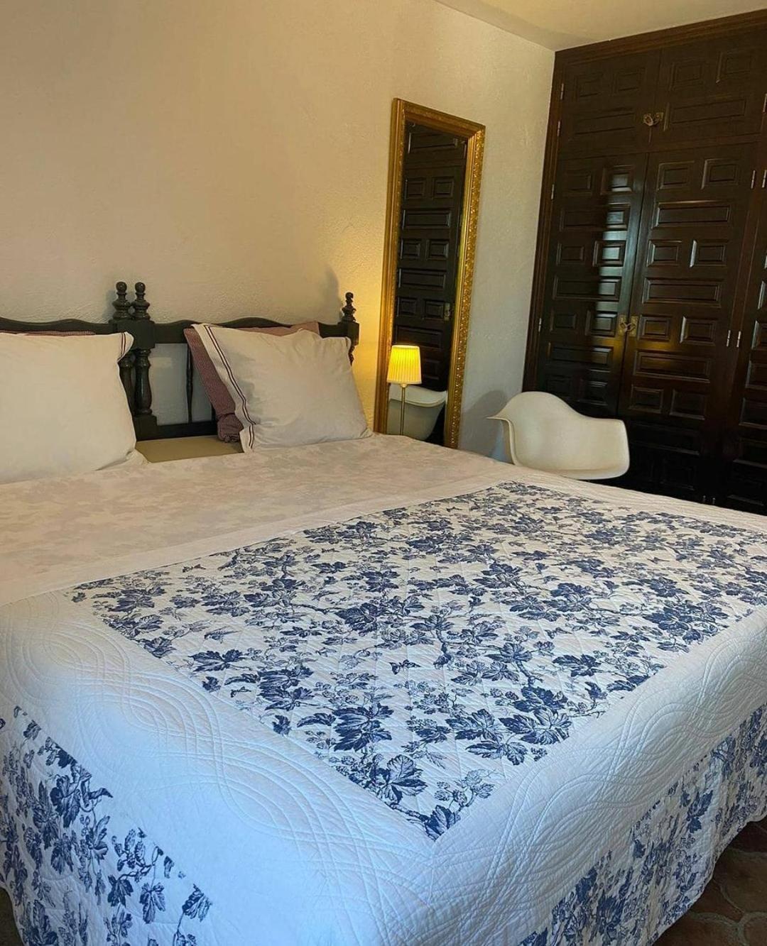 El Nispero Dulce Bed & Breakfast Alcaucin Bagian luar foto