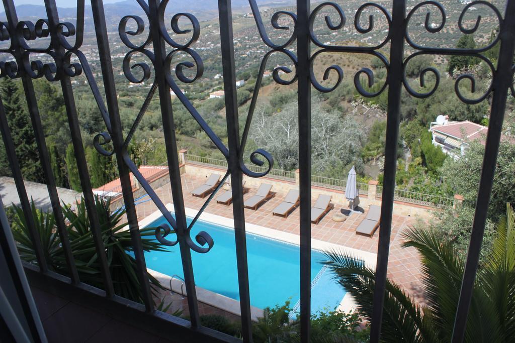 El Nispero Dulce Bed & Breakfast Alcaucin Bagian luar foto